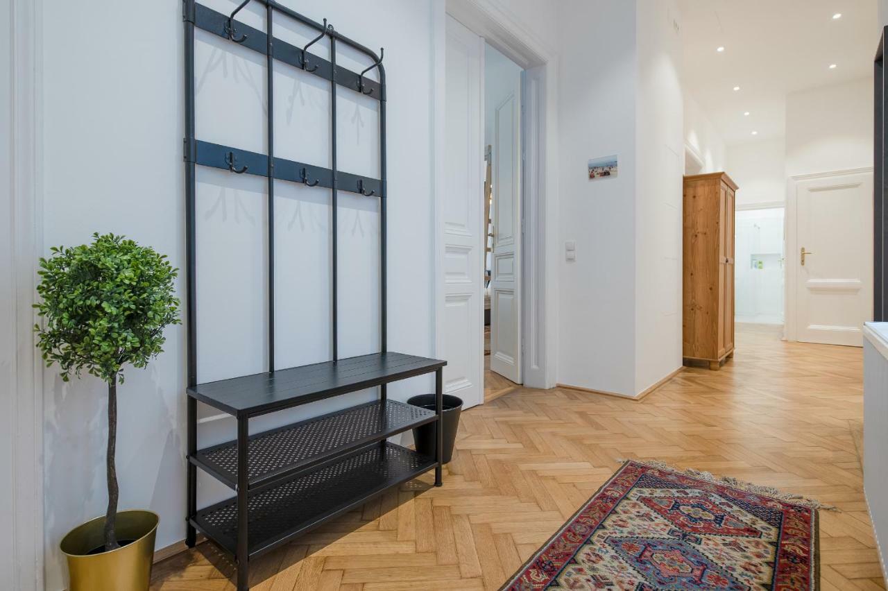 Grand Soho II Apartment Wina Bagian luar foto