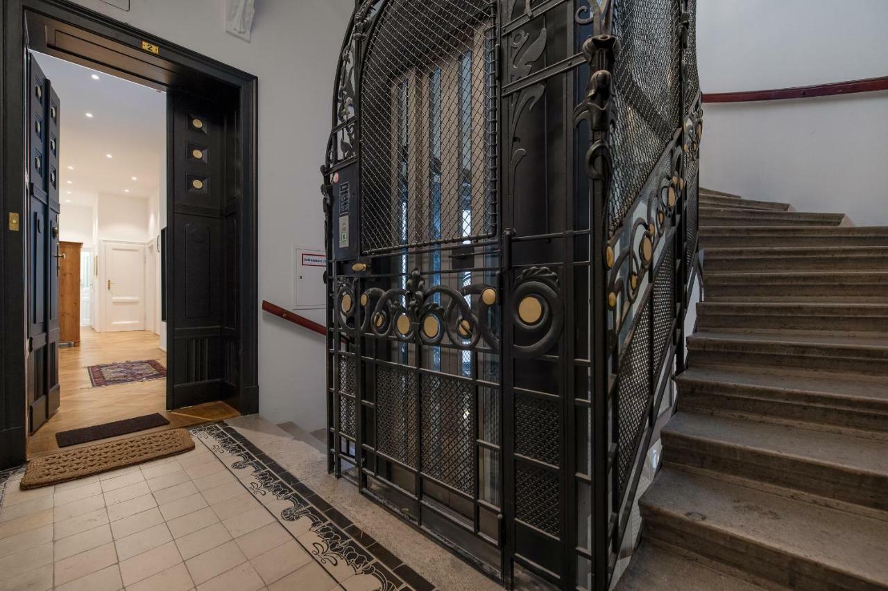 Grand Soho II Apartment Wina Bagian luar foto