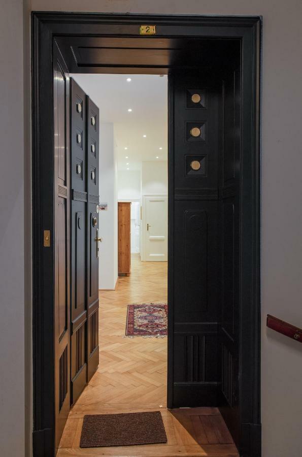 Grand Soho II Apartment Wina Bagian luar foto